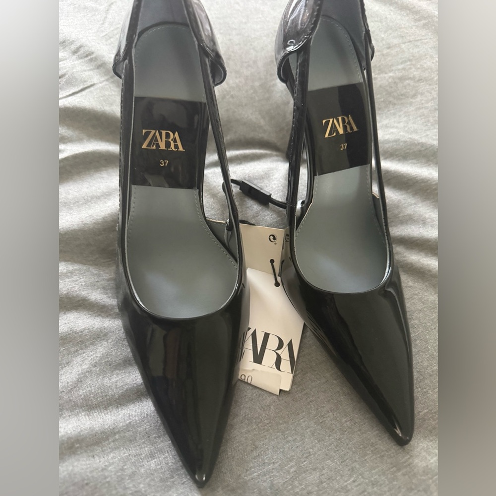 ZARA Black Patent Pointed Slingback Flats - Picture 4 of 4